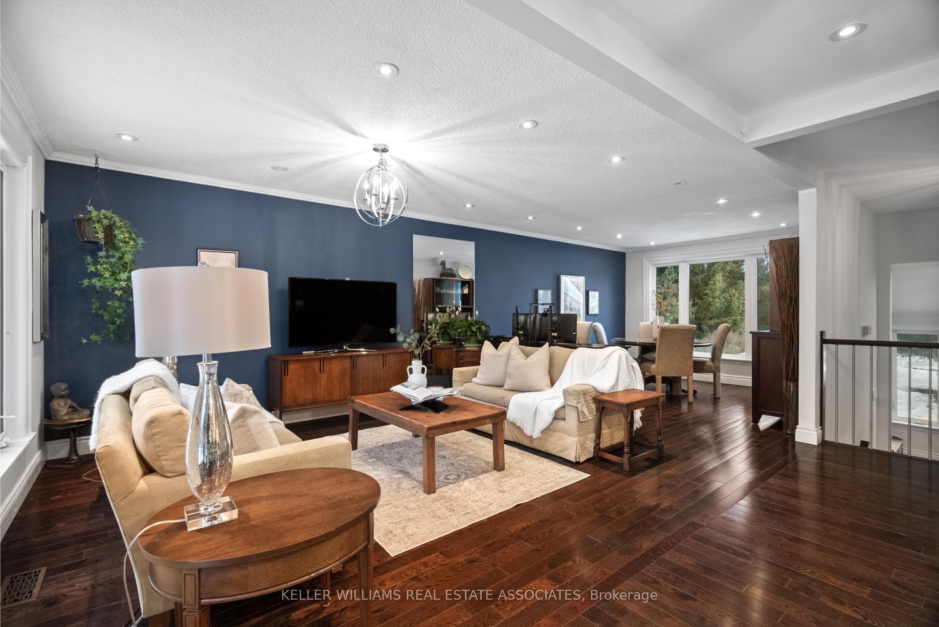 8 Hilltop Crescent photo 10