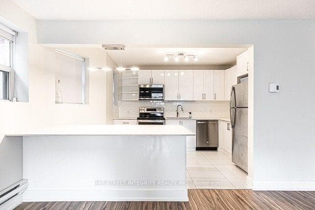 82 Maitland Street Unit 1 photo 2