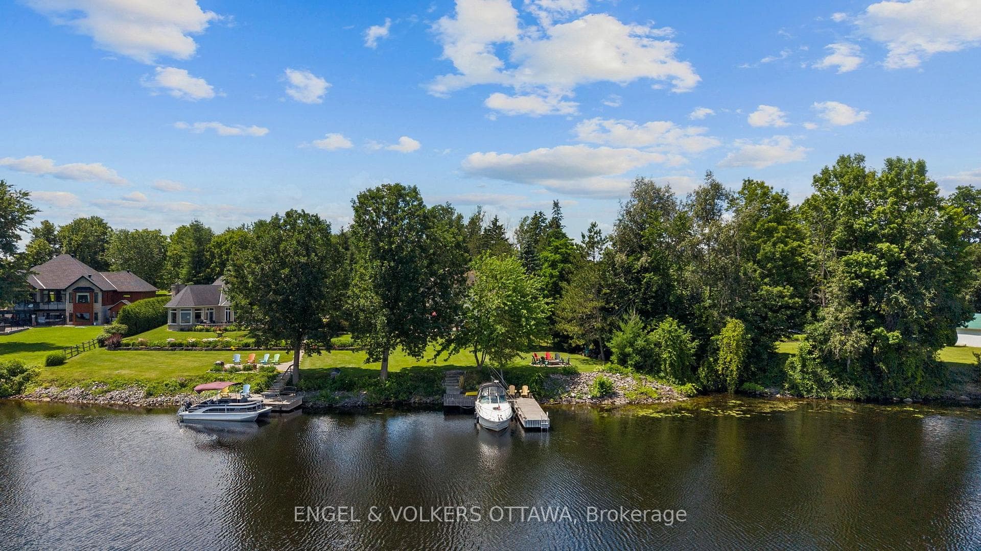 5833A Rideau Valley Drive photo 44