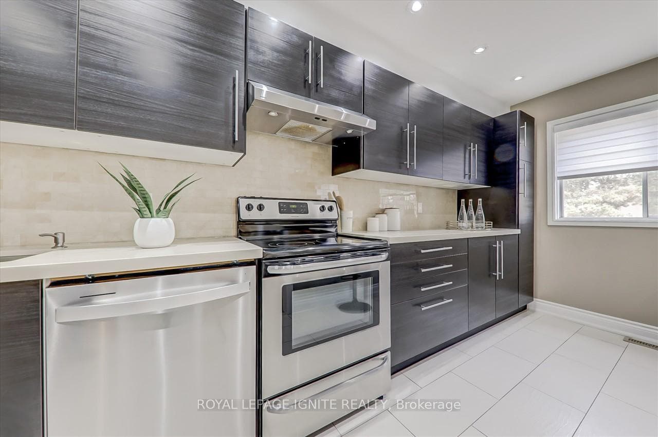 200 Murison Boulevard Unit 4 photo 13