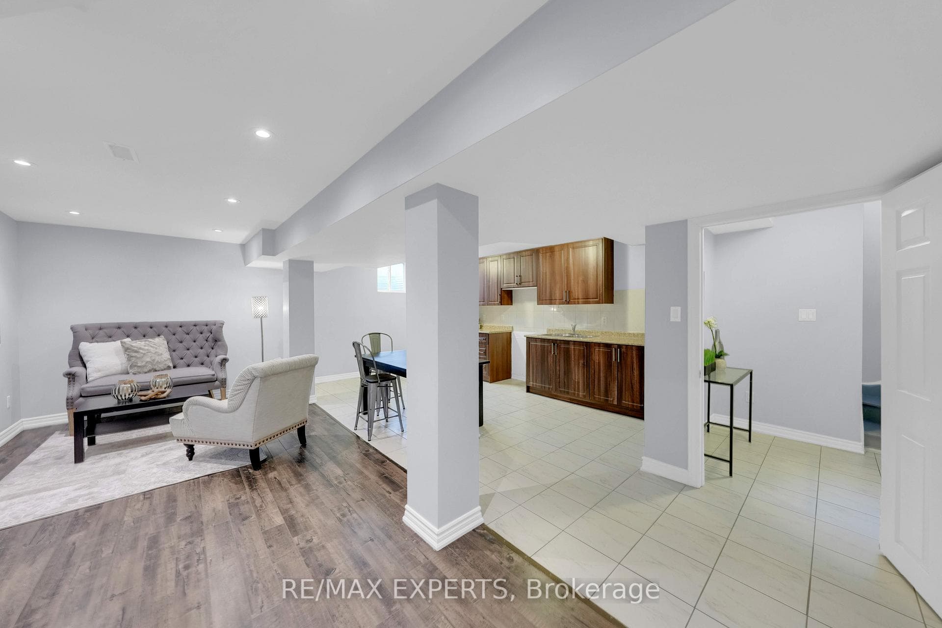 107 Bayview Avenue photo 28