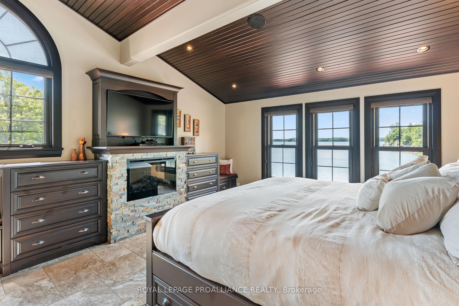 270 Spence Lane photo 7