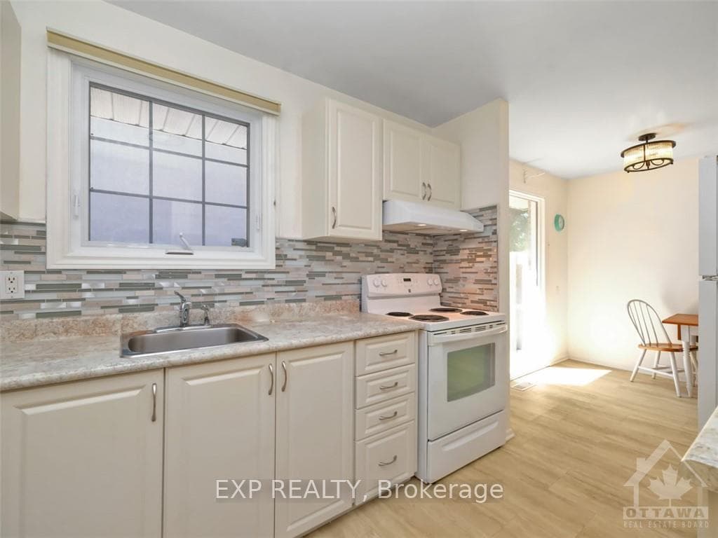 3338 SOUTHGATE Road photo 9