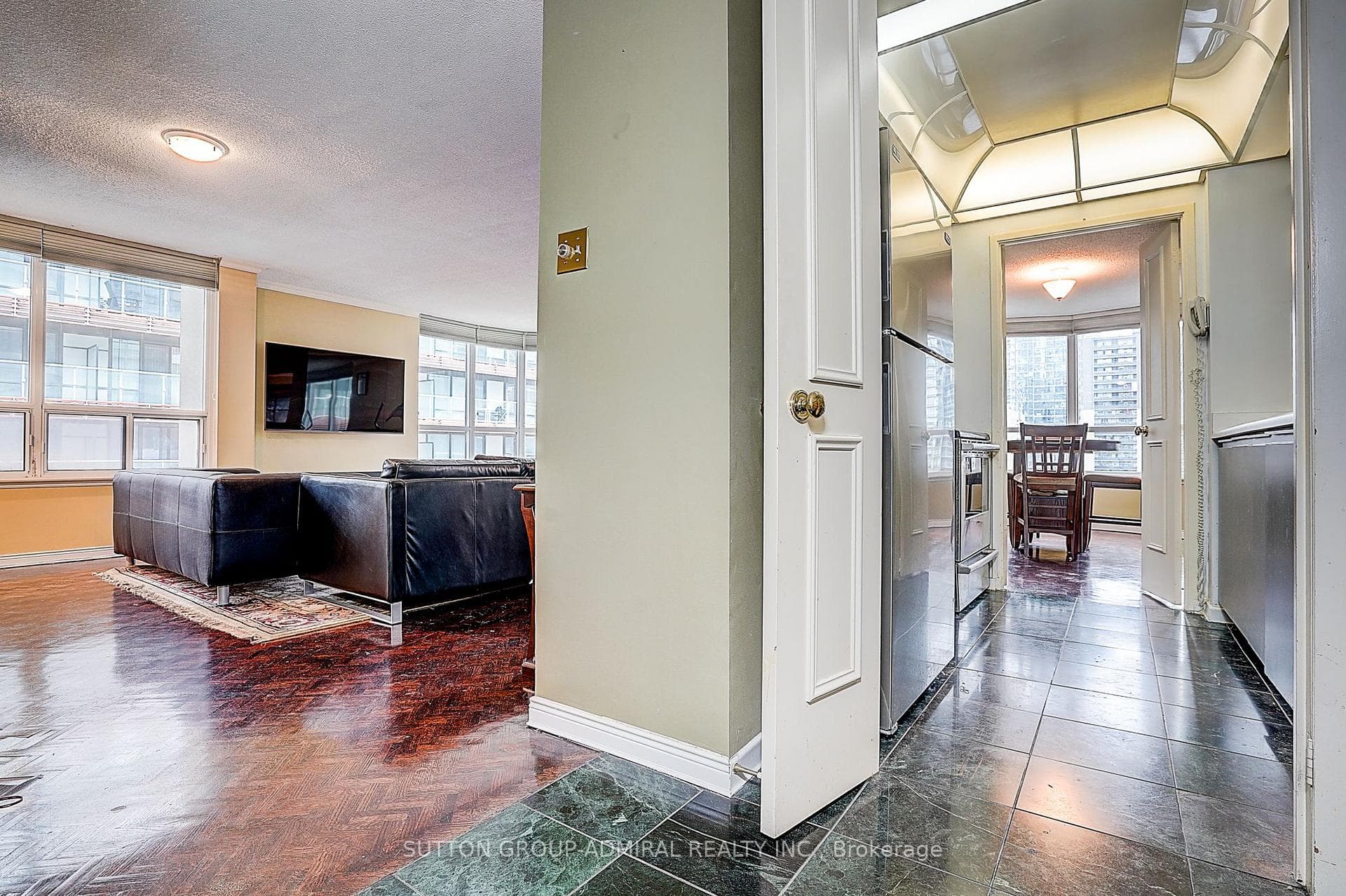 25 Maitland Street Unit 1209 photo 6