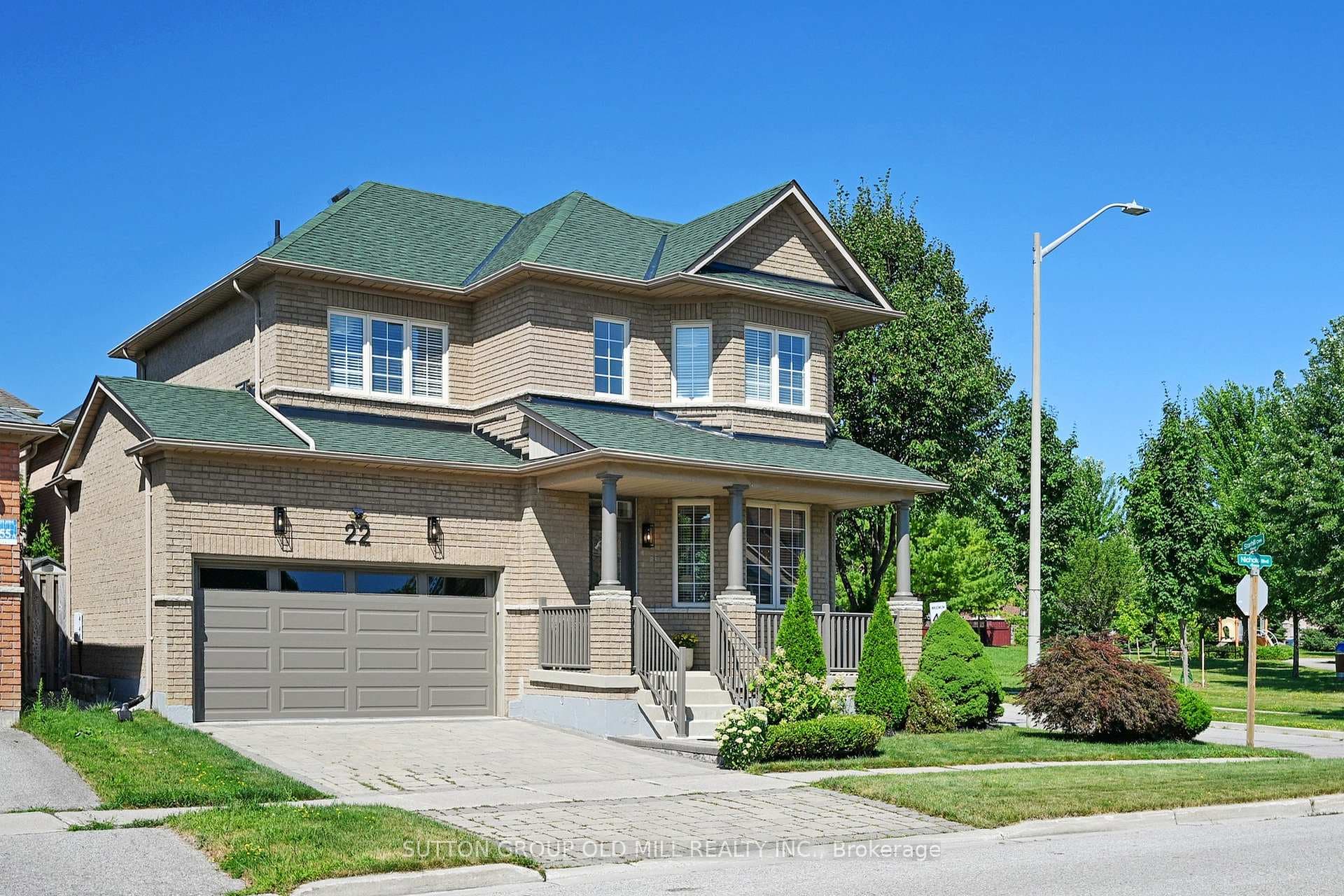 22 Nichols Boulevard photo 2