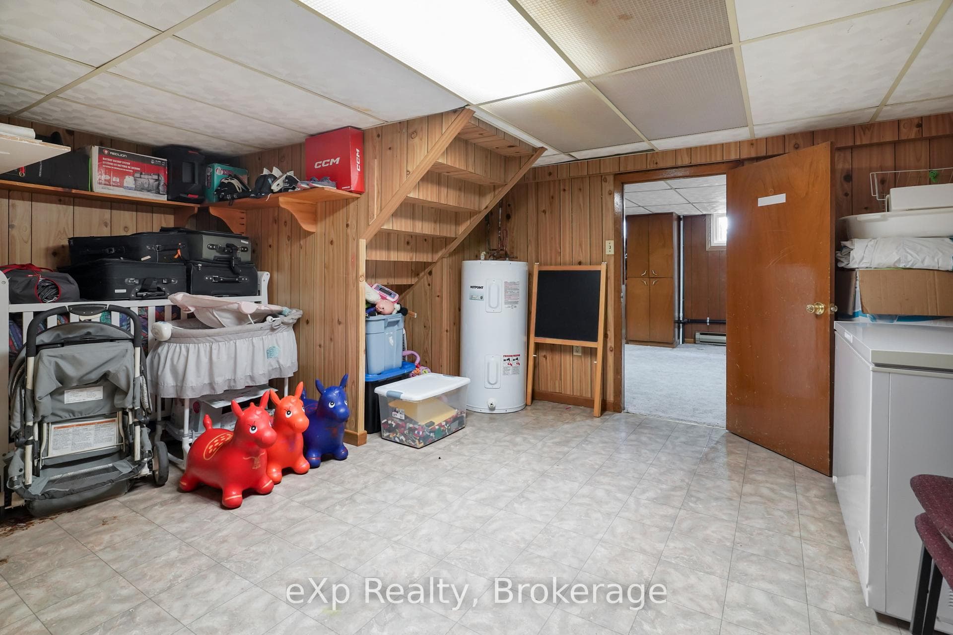 4094 Queen Street photo 36