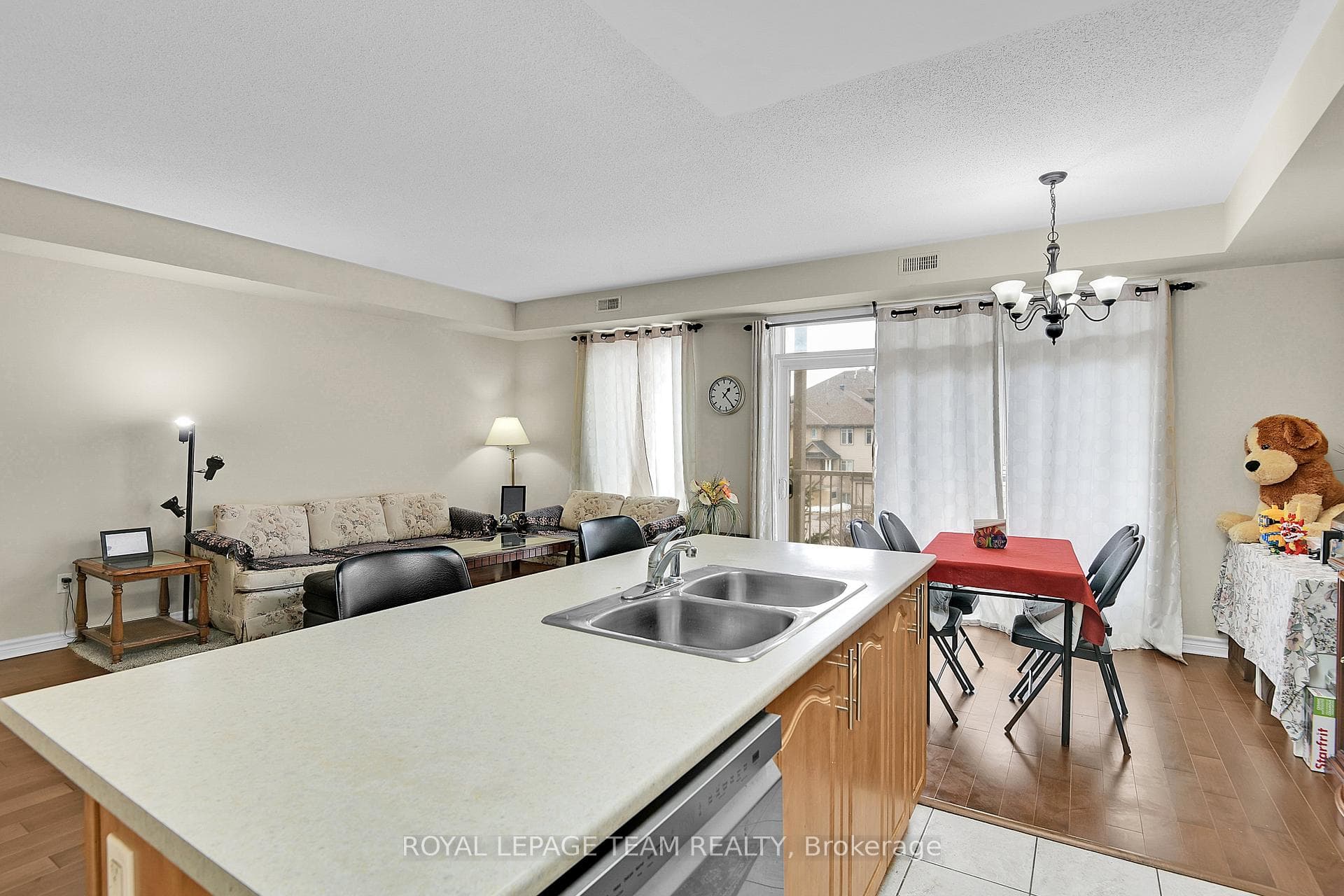 168 Hornchurch Lane Unit E photo 22