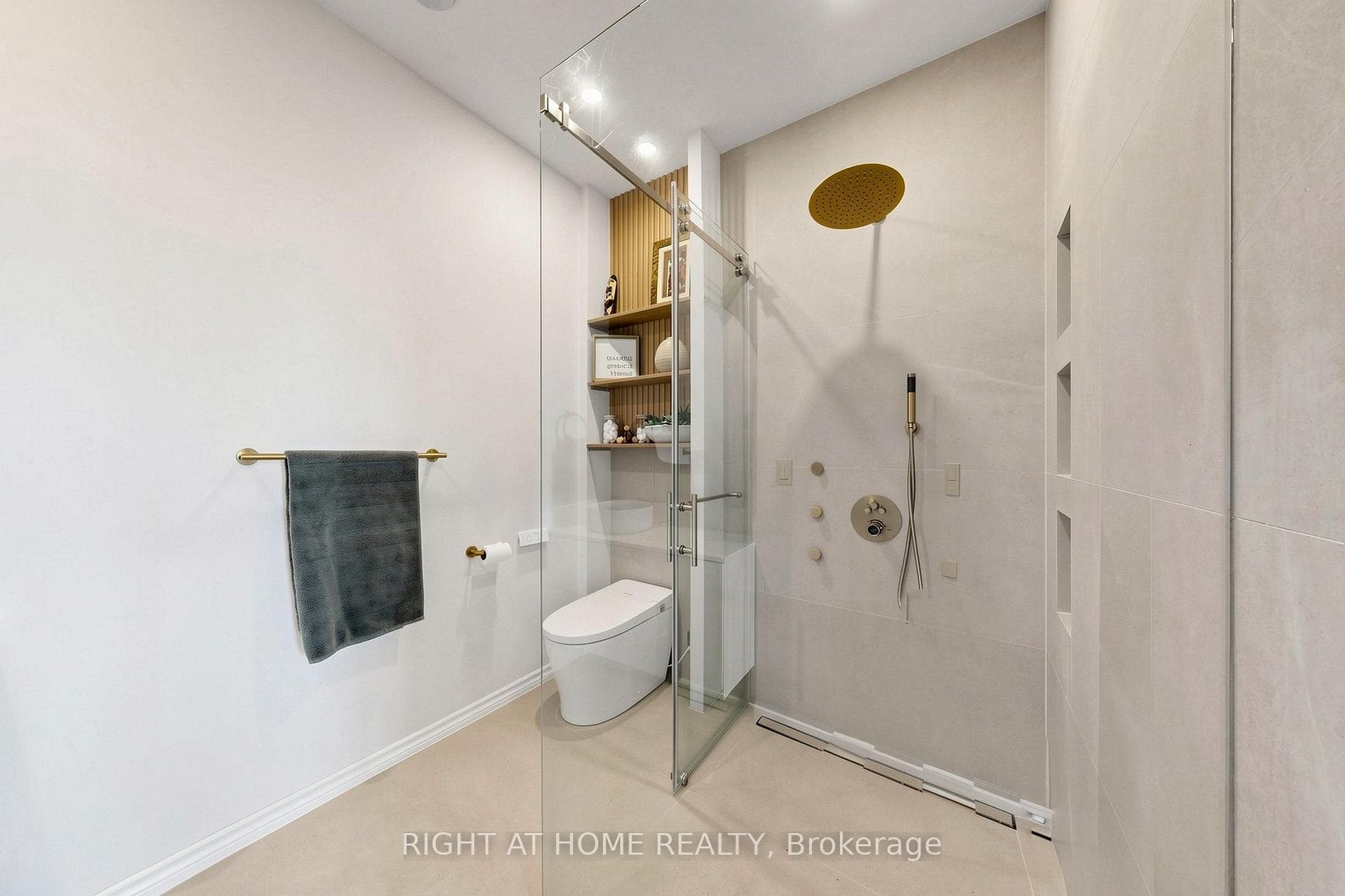 797 Don Mills Road Unit 1104 photo 22