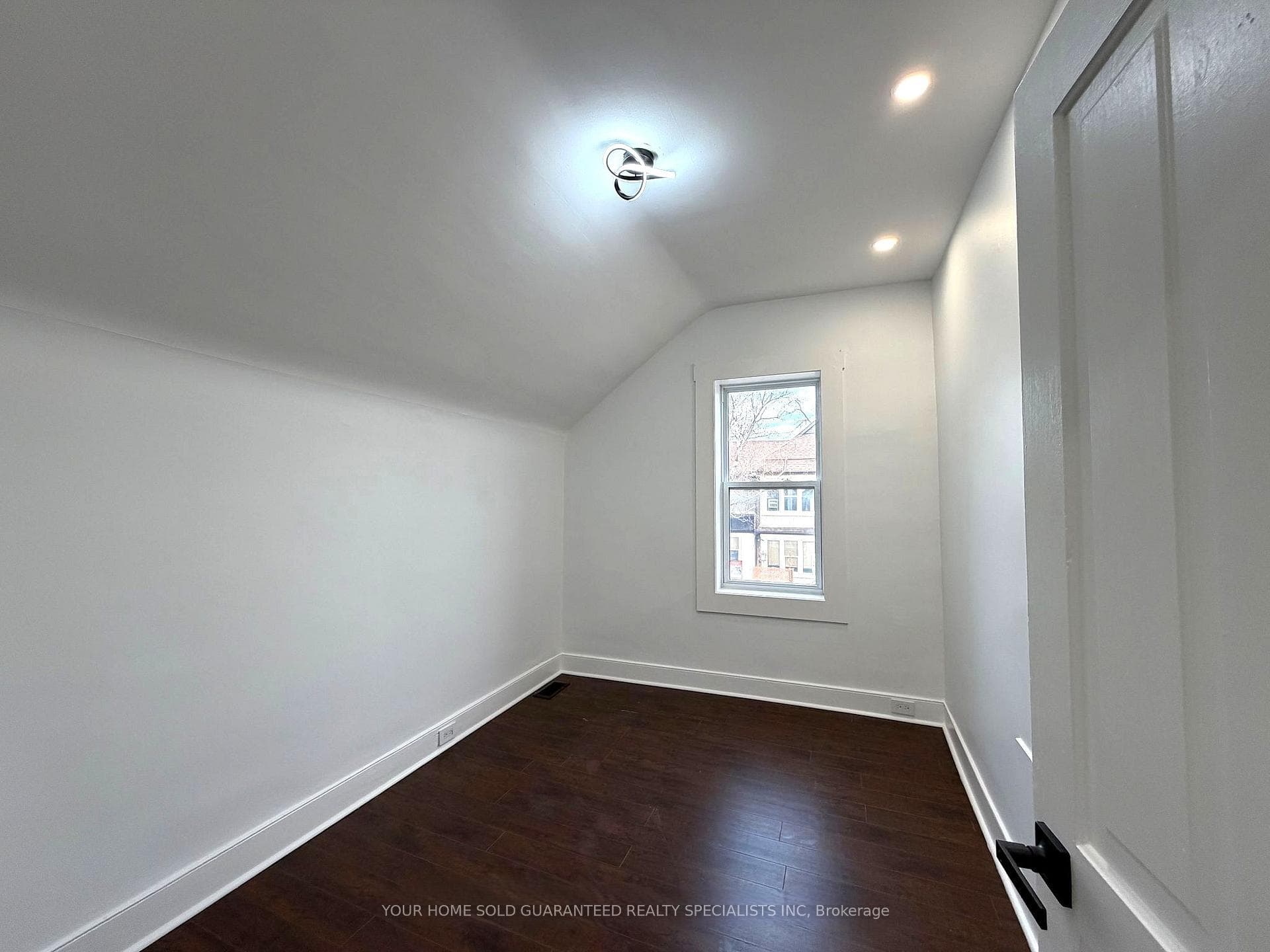 98 Wellington Street Unit 2 photo 6