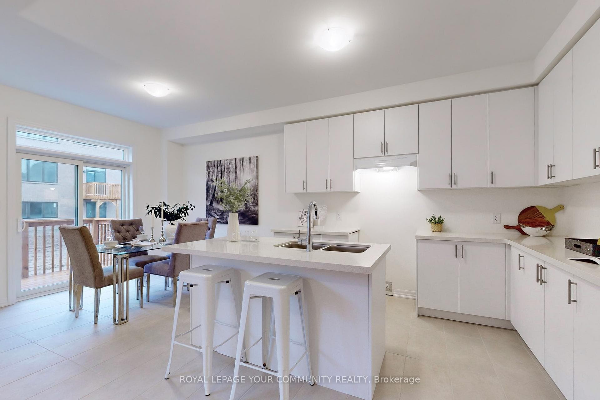 14 Northrop Avenue photo 8