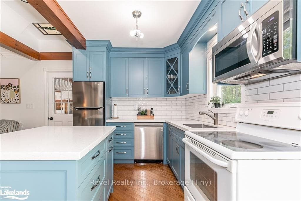 2440 CHAMPLAIN Road photo 10