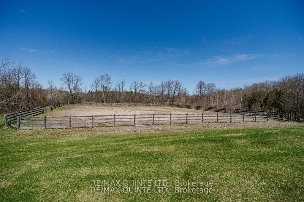 252 Maines Road photo 45