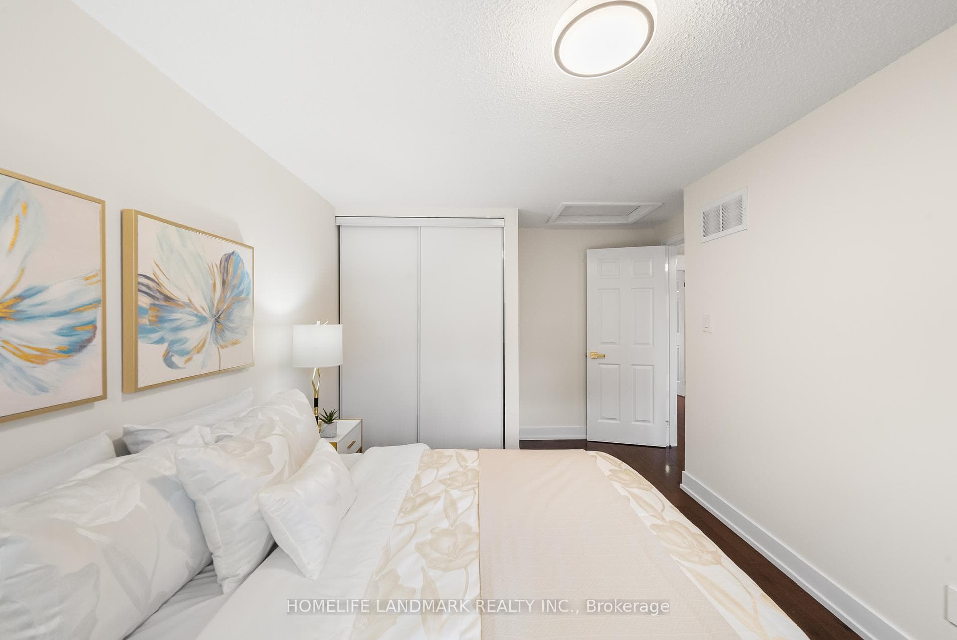 90 Gray Crescent photo 15