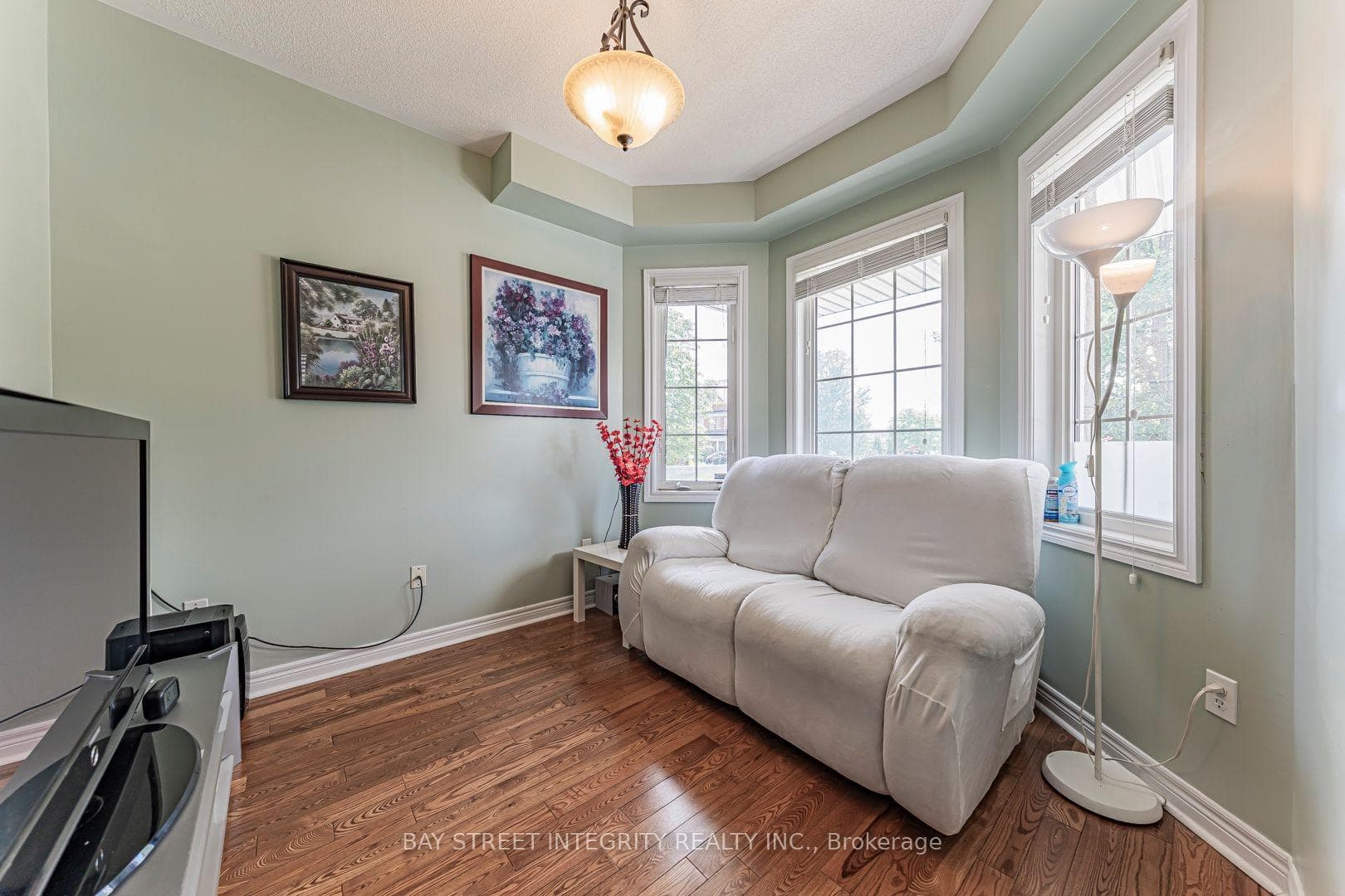 221 Woodspring Avenue photo 2