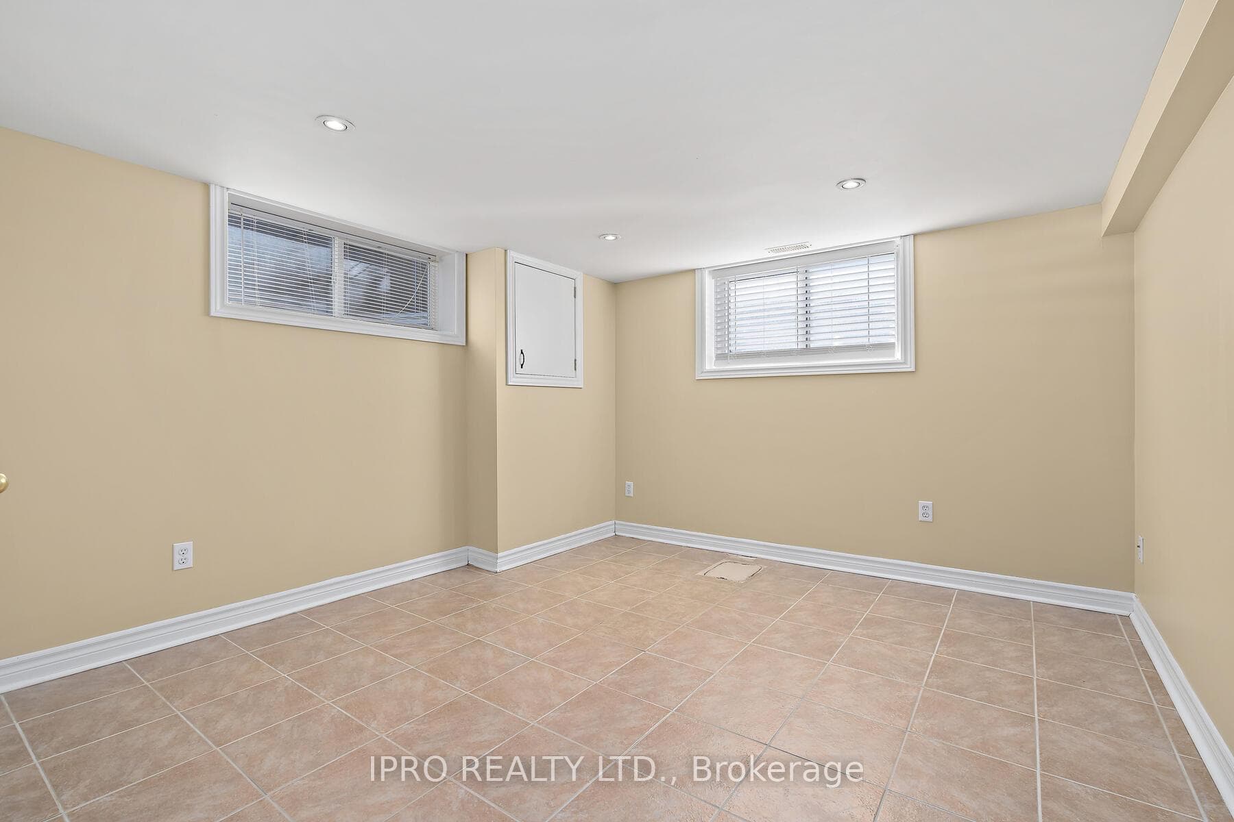 7 Rexway Drive Unit B photo 13