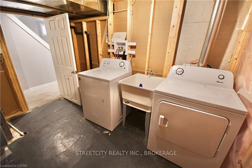 516 HIGHBURY Avenue photo 35