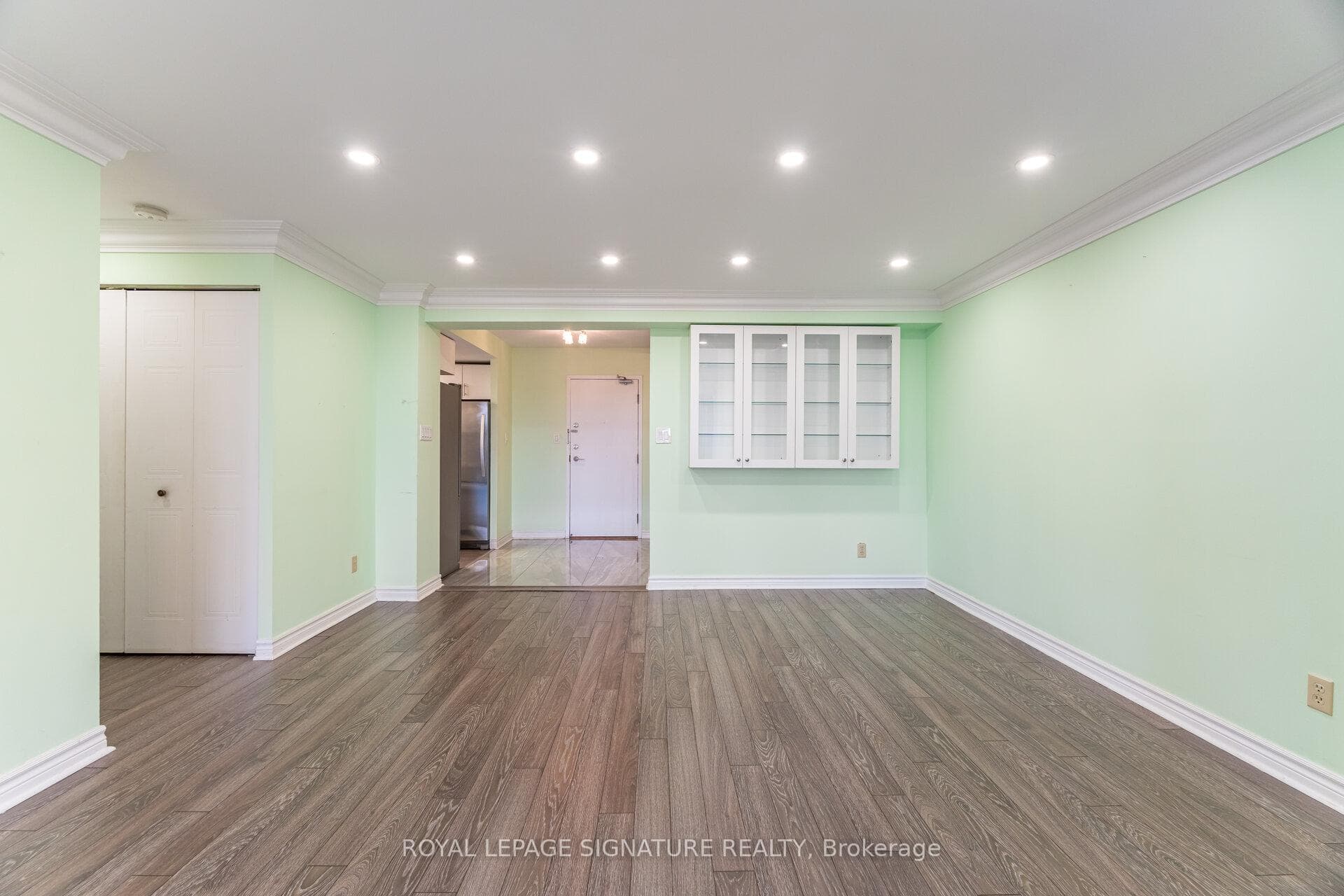 275 Bamburgh Circle Unit 309 photo 13