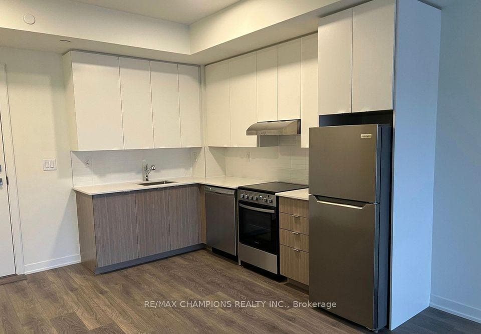 135 CANON JACKSON Drive Unit 104 photo 4