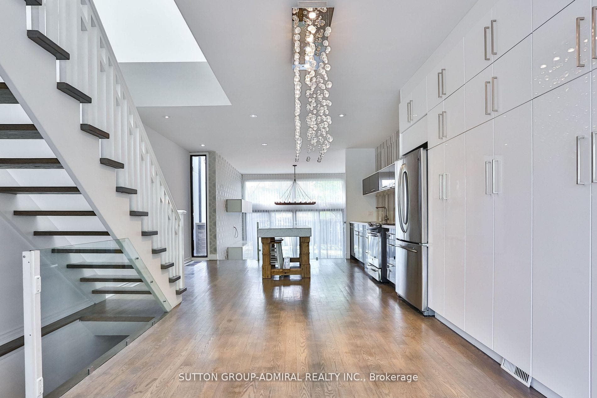 169 Woburn Avenue photo 8
