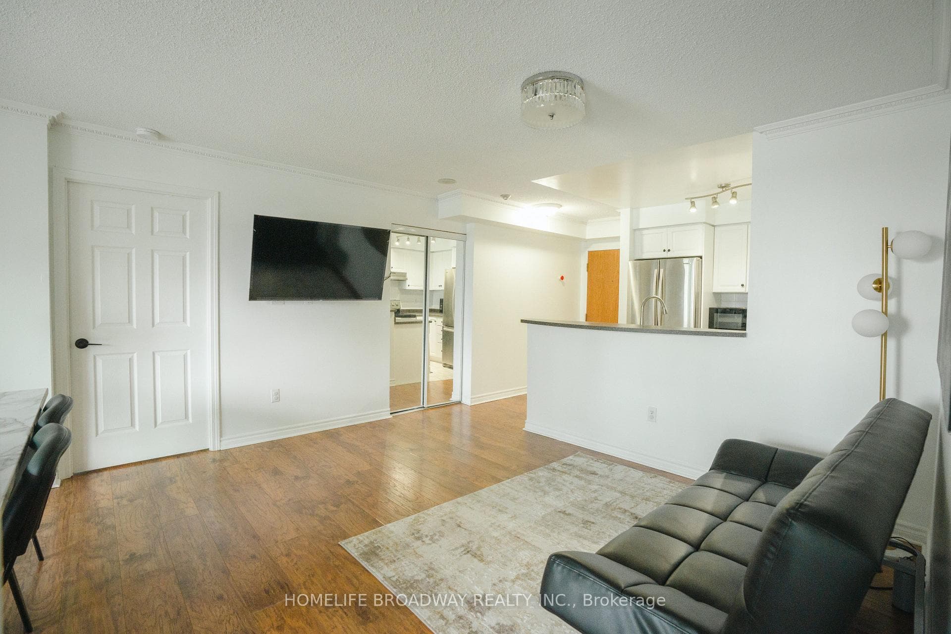 7 Lorraine Drive Unit 802 photo 5