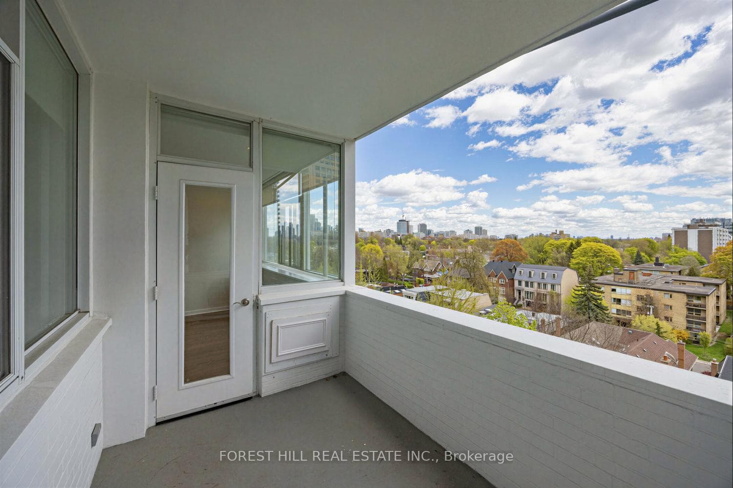 561 Avenue Road Unit 906 photo 10