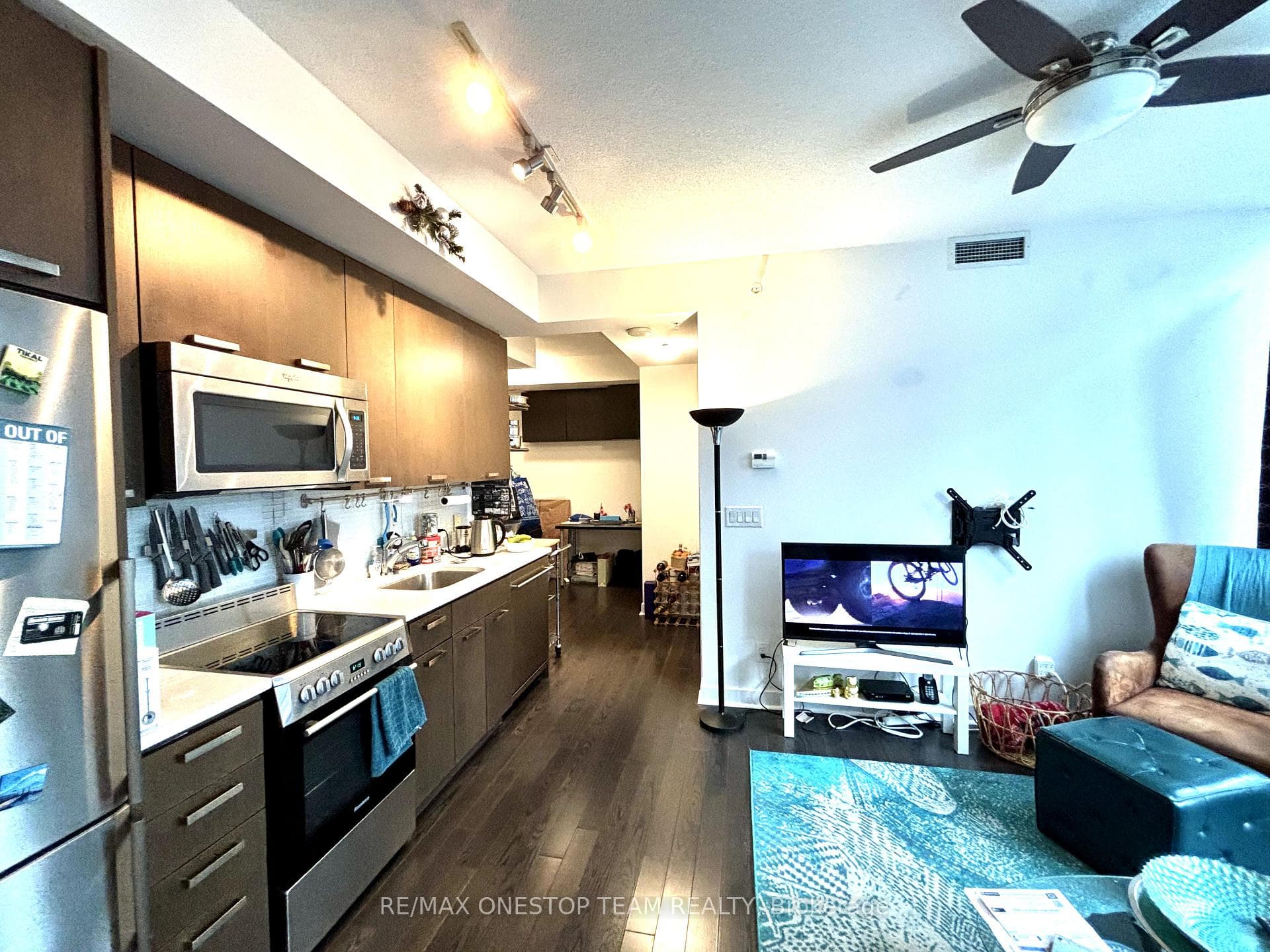 295 Adelaide Street Unit 2709 photo 4