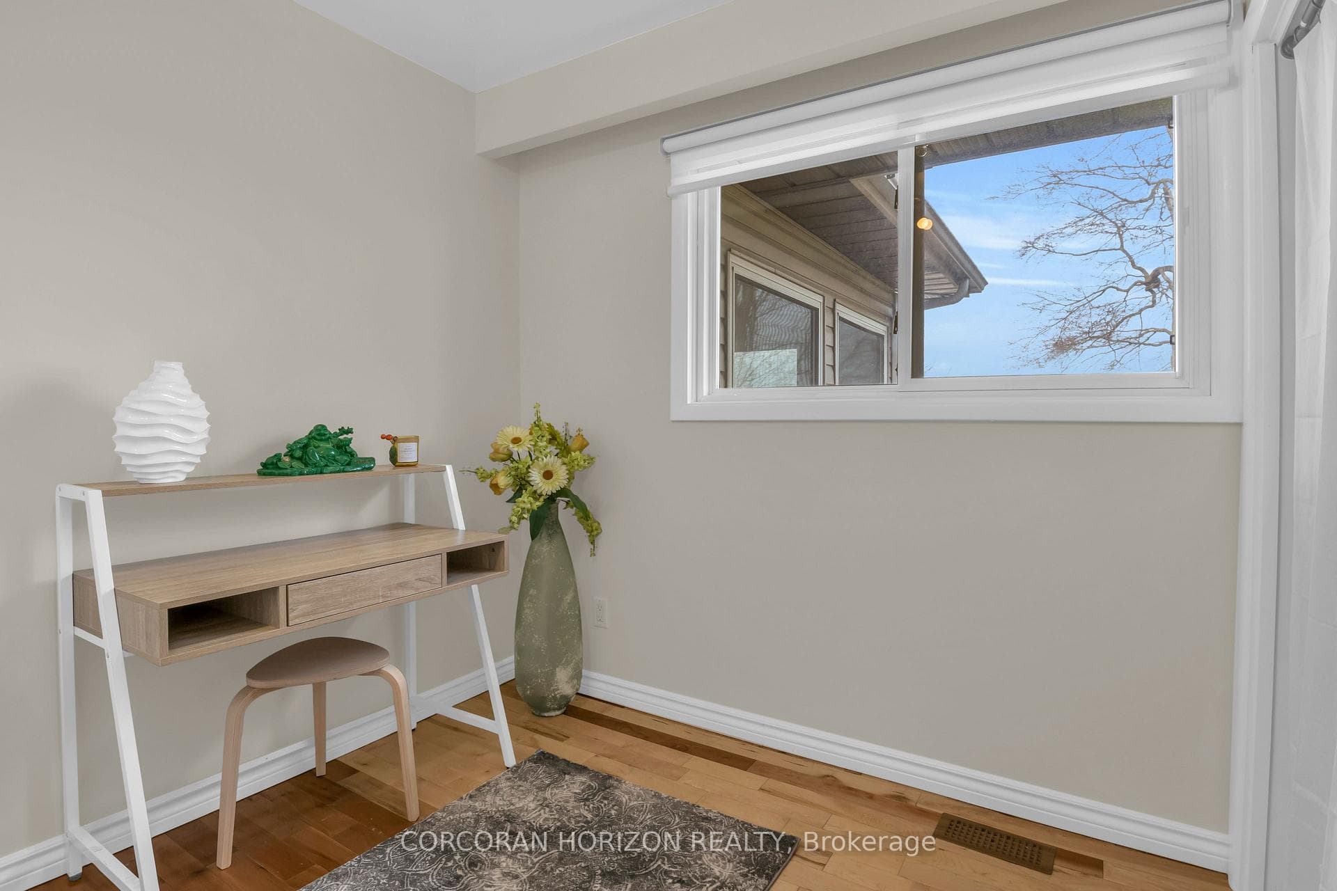 7226 Wellington Road photo 22