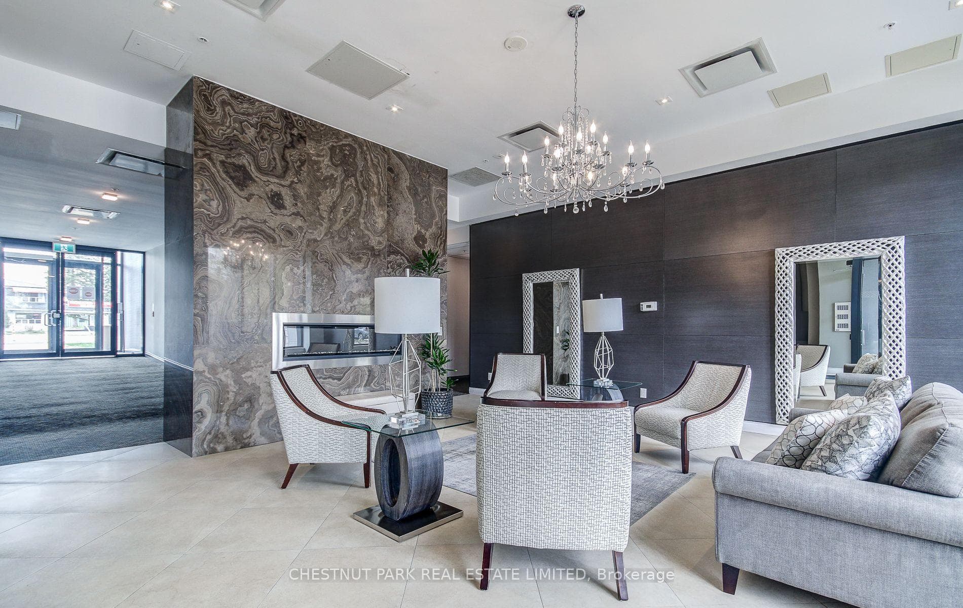 11611 Yonge Street Unit 109 photo 6