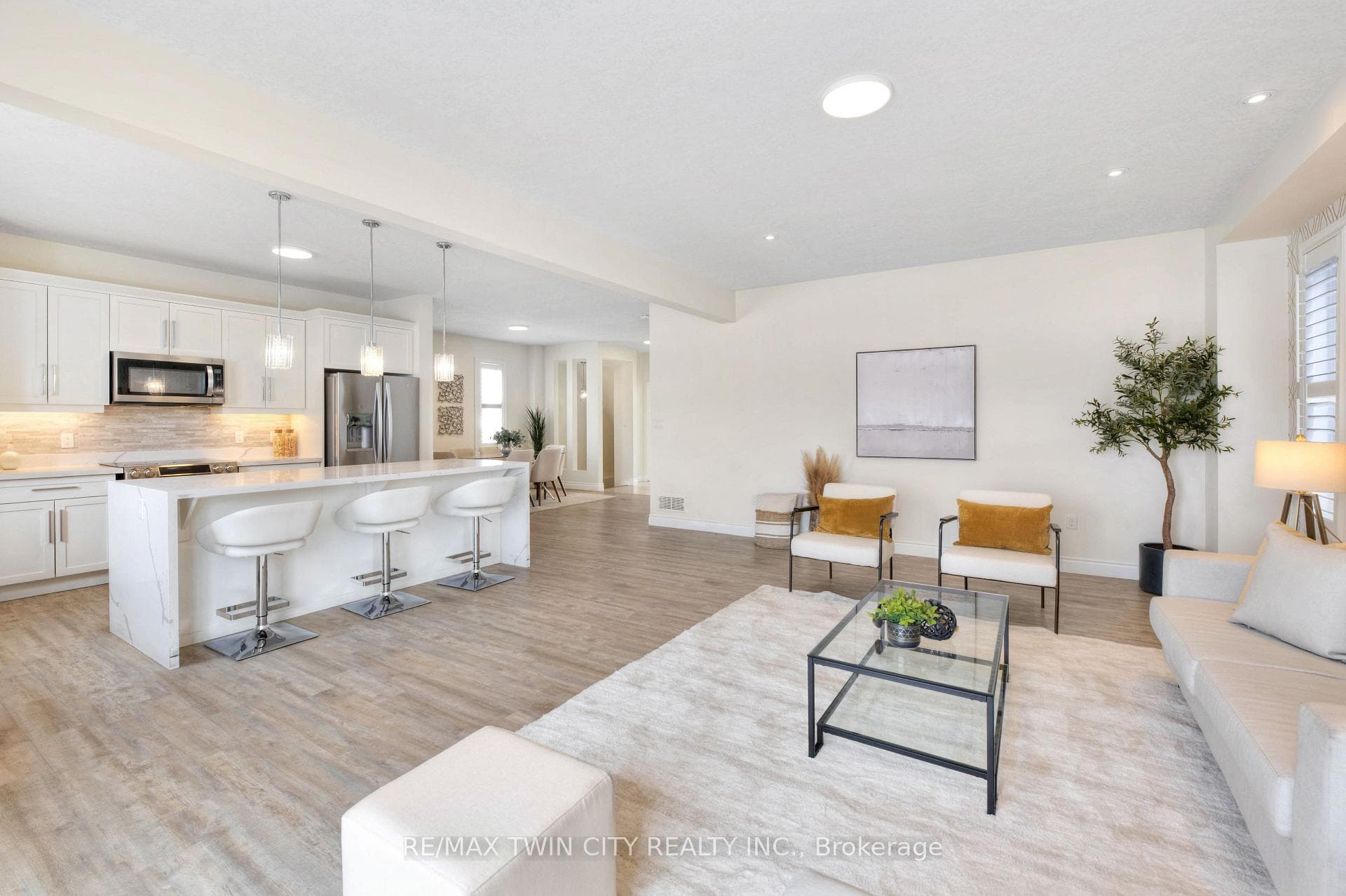144 Cinnamon Fern Street photo 19