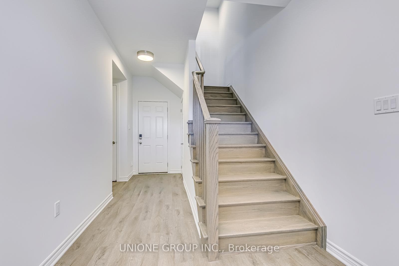3050 Merrick Road photo 10