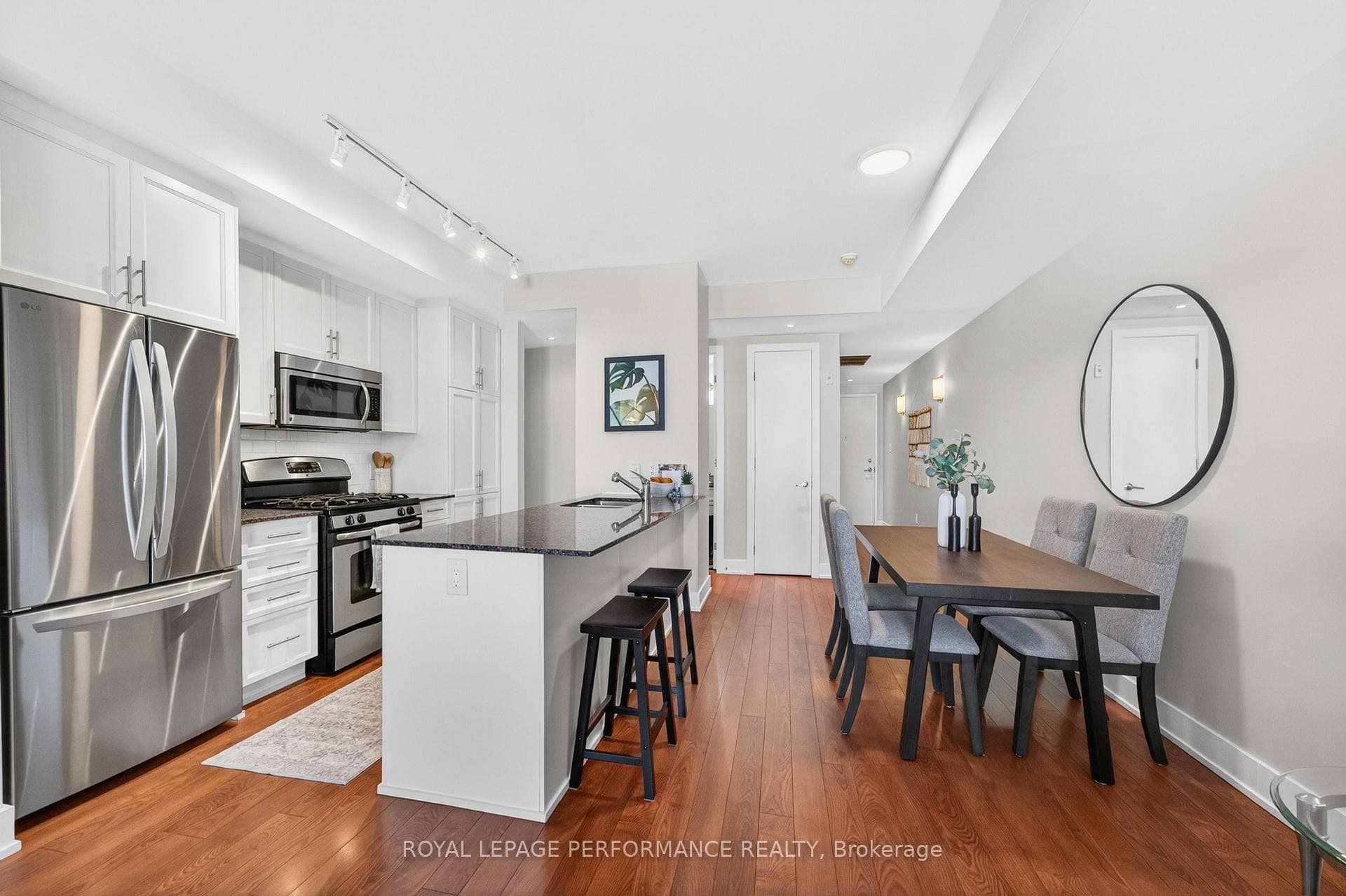 131 Holland Avenue Unit 203 photo 9