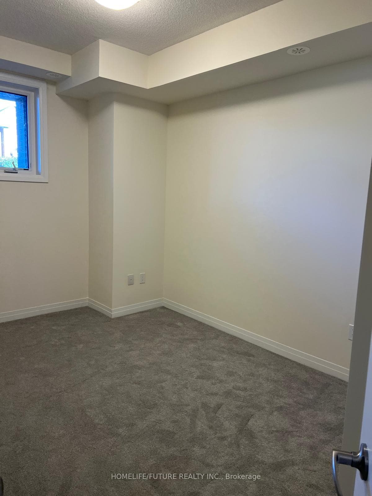 235 Mclevin Avenue Unit 7 photo 6