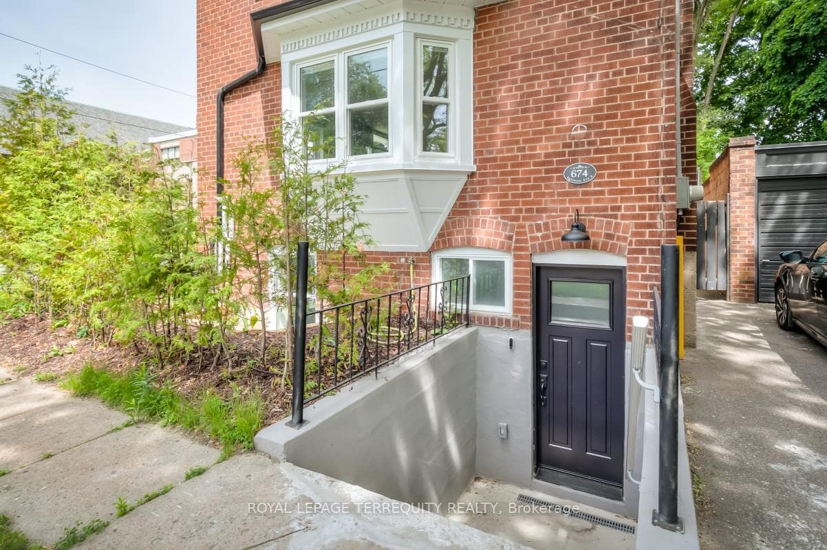 674 Eglinton Avenue Unit Lower photo 11