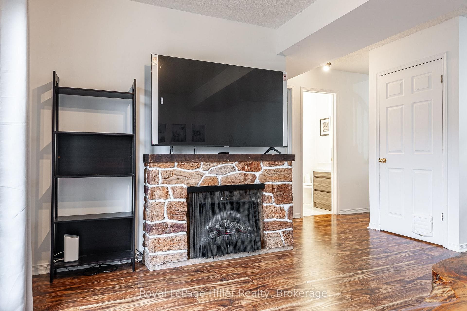 80 Burnham Court photo 16