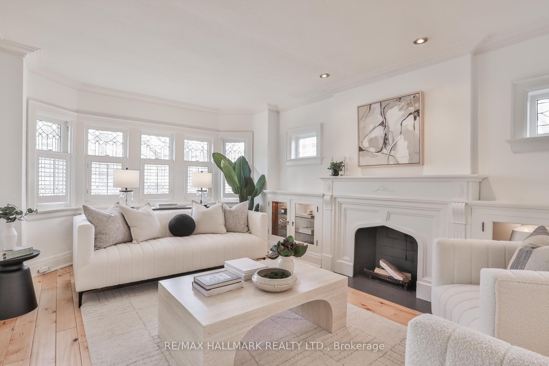 121 Castlewood Road photo 3