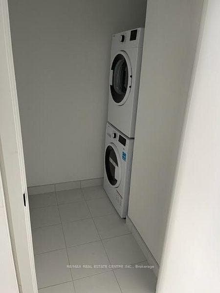 2481 Taunton Road Unit 1202 photo 7
