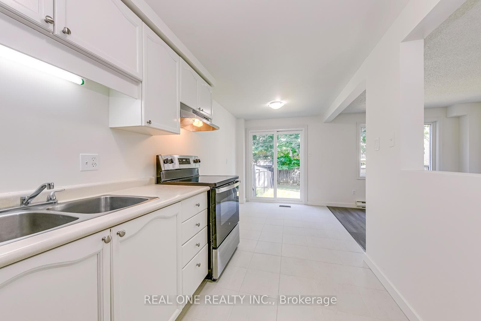 12 Danville Avenue photo 9