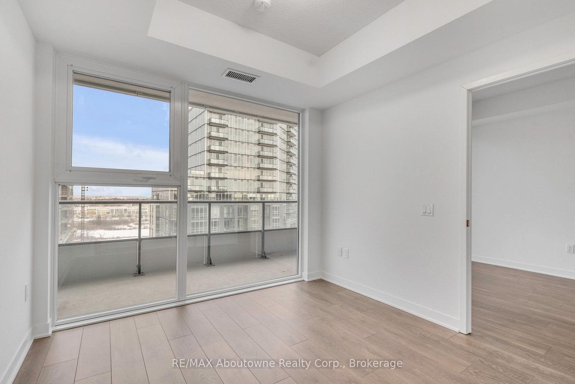 260 Malta Avenue Unit 1001 photo 9