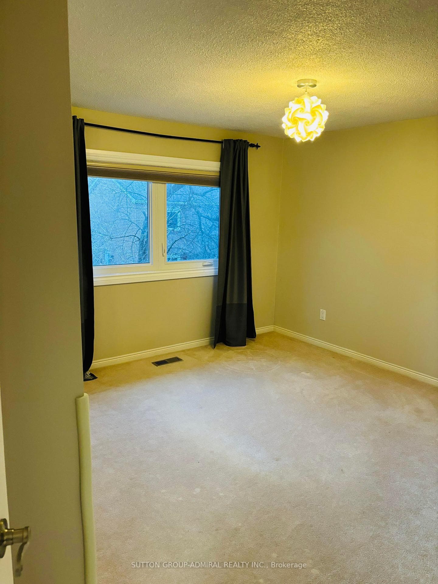 188 Harrison Drive photo 10