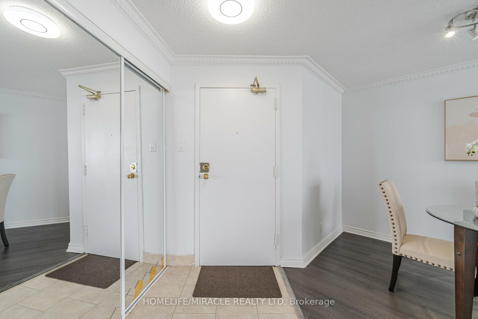 25 Trailwood Drive Unit 1506 photo 8