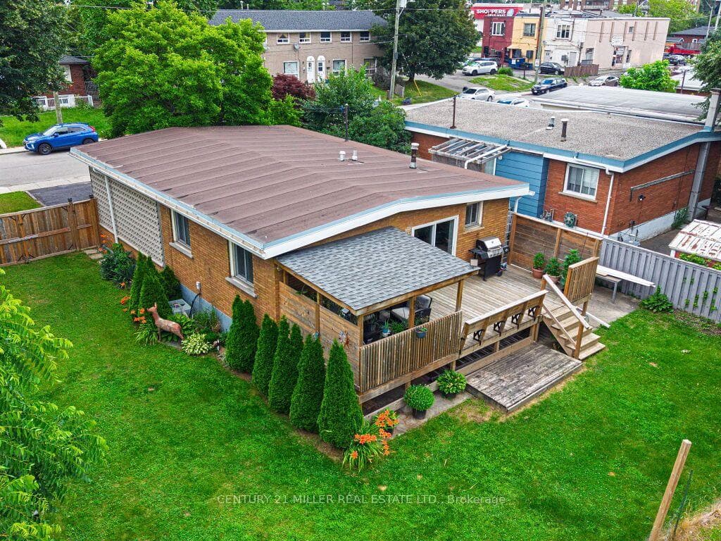 154 Luscombe Street photo 1