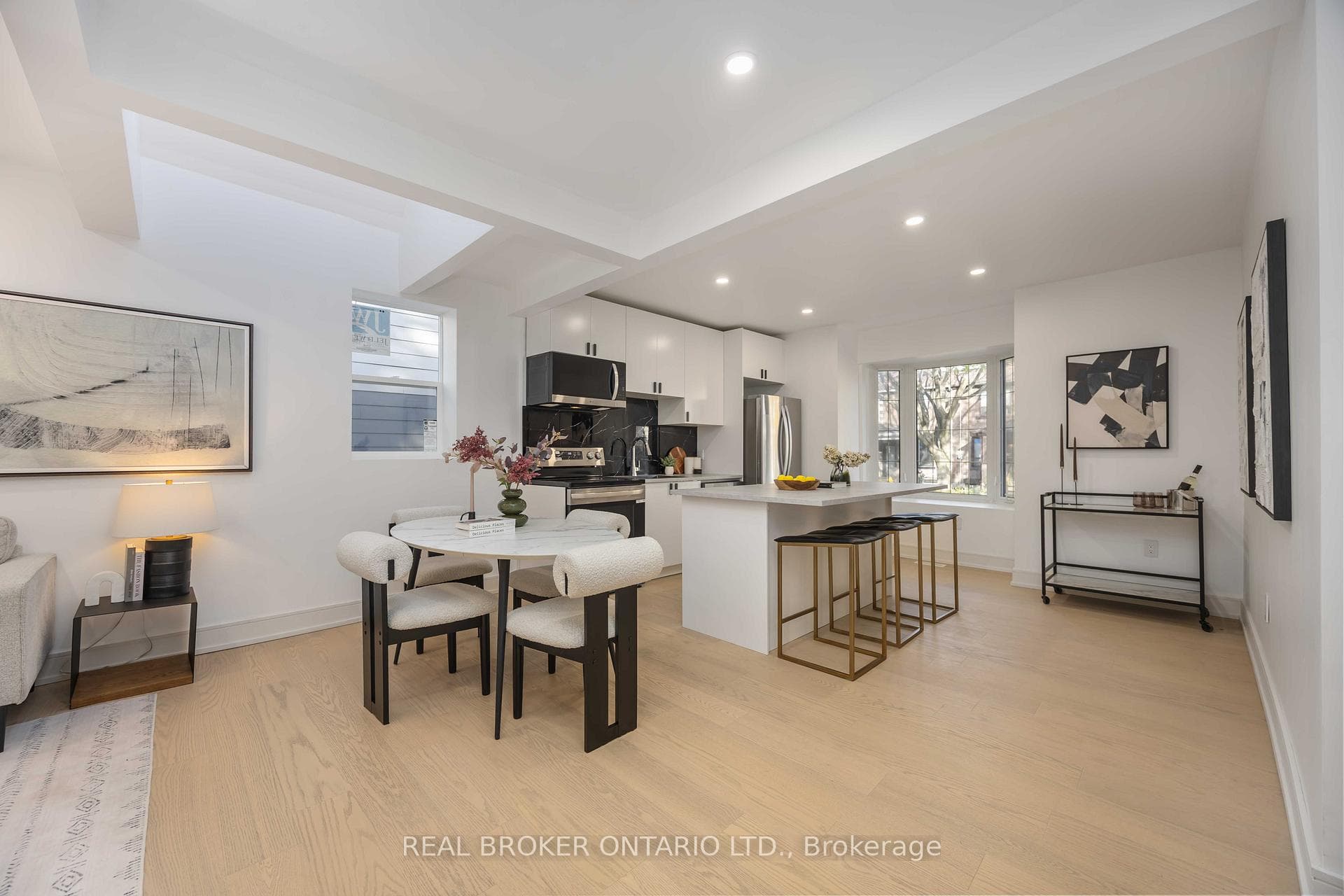152 Pickering Street photo 2
