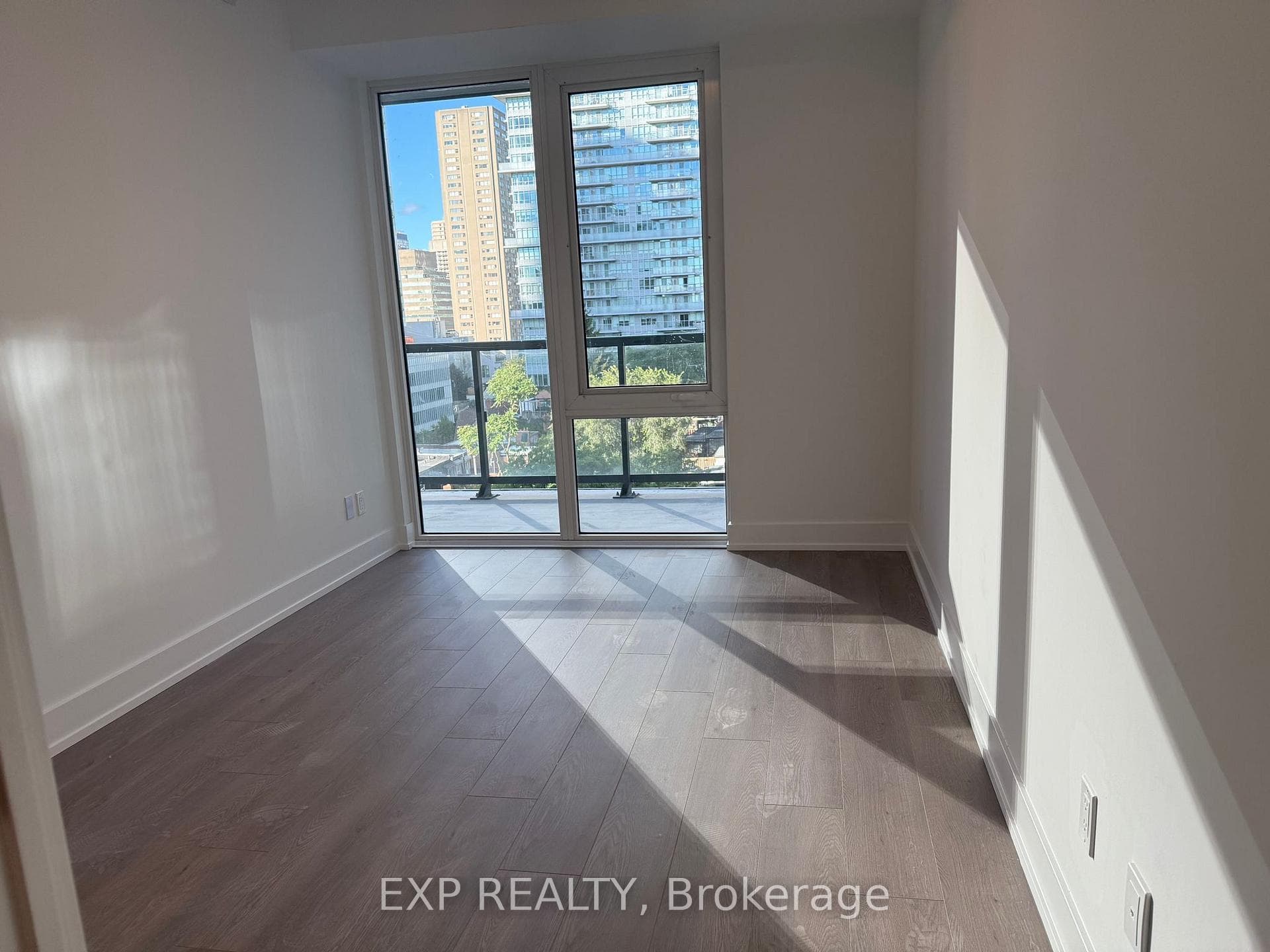 308 JARVIS Street Unit 818 photo 8