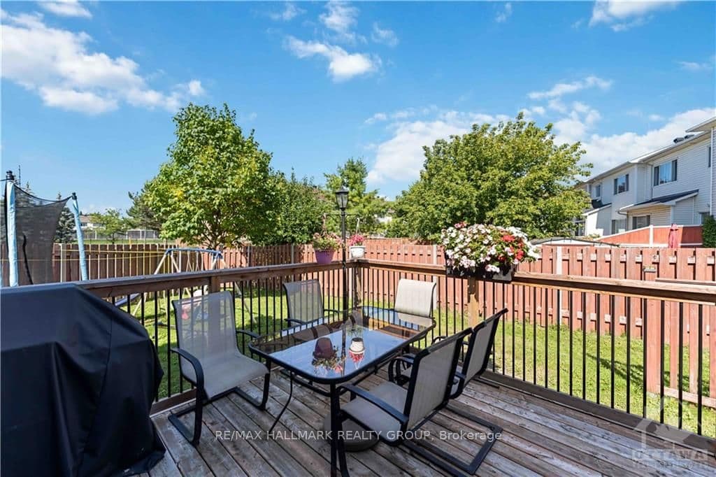 552 CASABELLA Drive photo 26