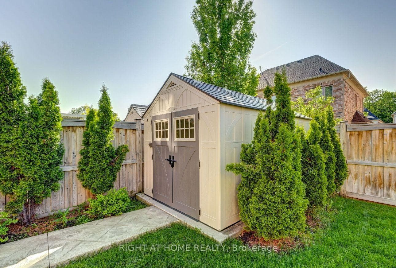 48 Cannington Crescent photo 47