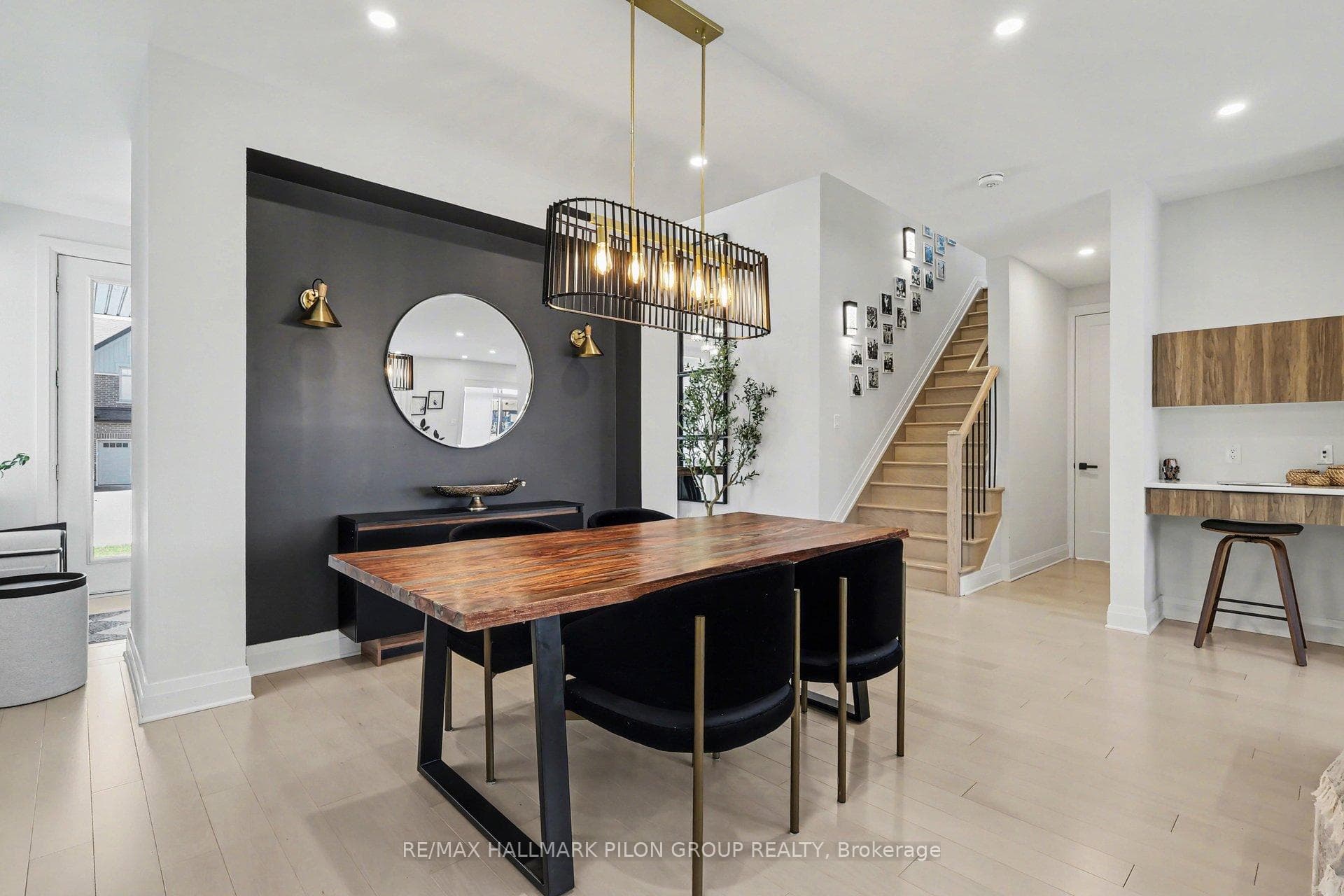 320 Cornice Street photo 7