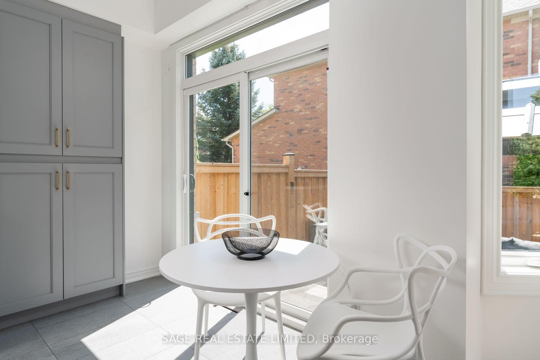 51 Pedersen Drive photo 9