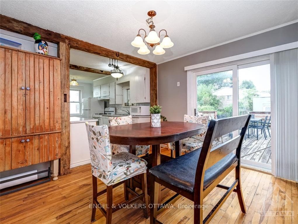 53 SMITHS FALLS Avenue photo 8