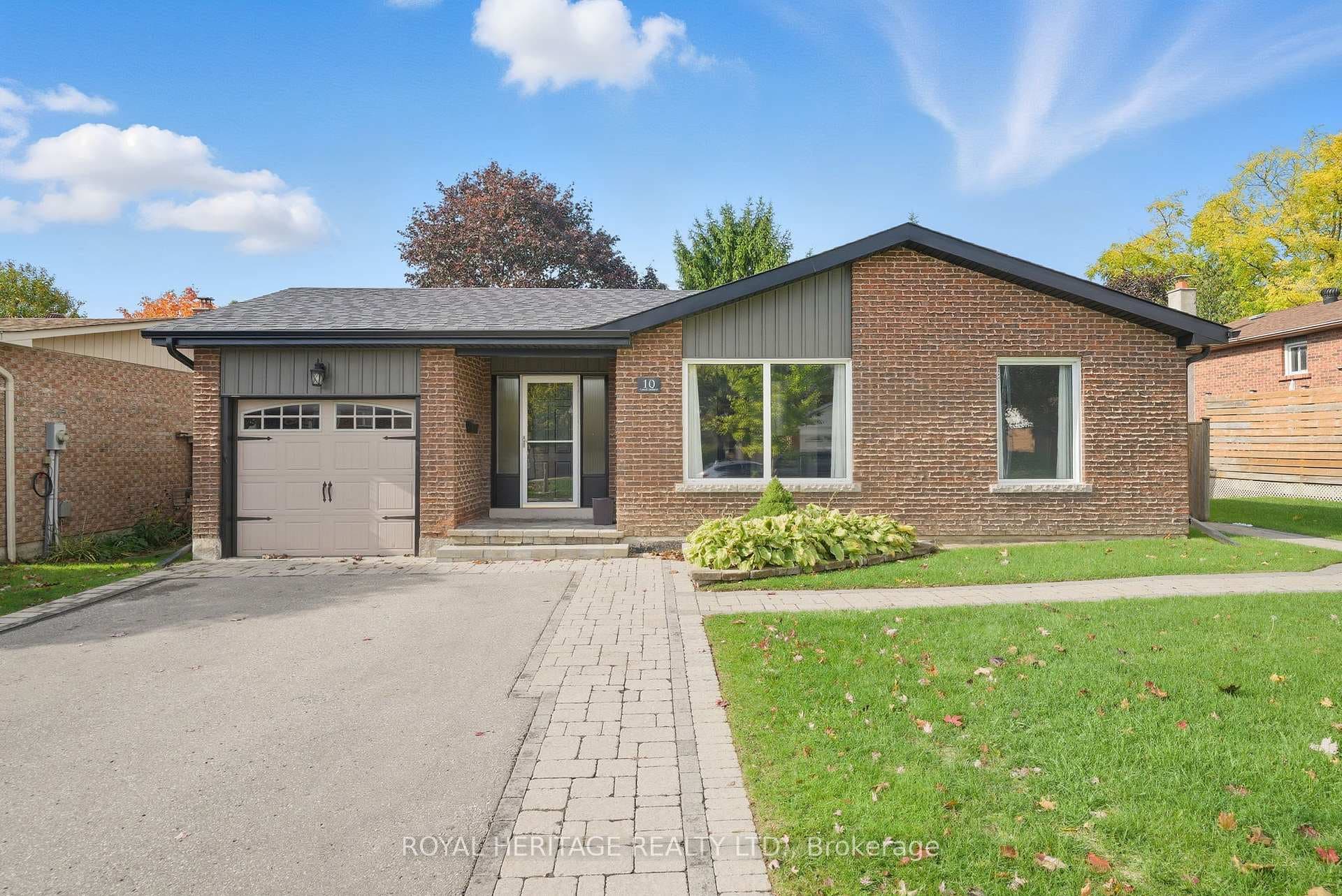 Welcome to 10 Carter Cres, Whitby - Main Floor