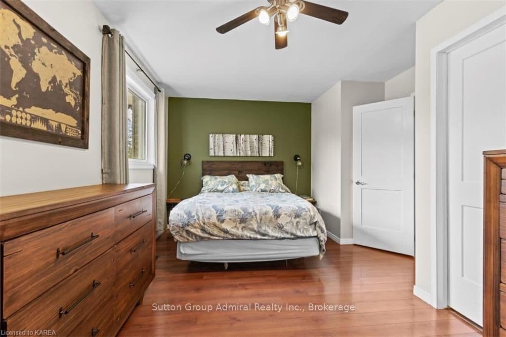 827 BRIDLE PATH Crescent photo 12